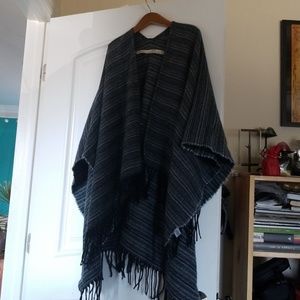 Soft, cozy LOFT wrap